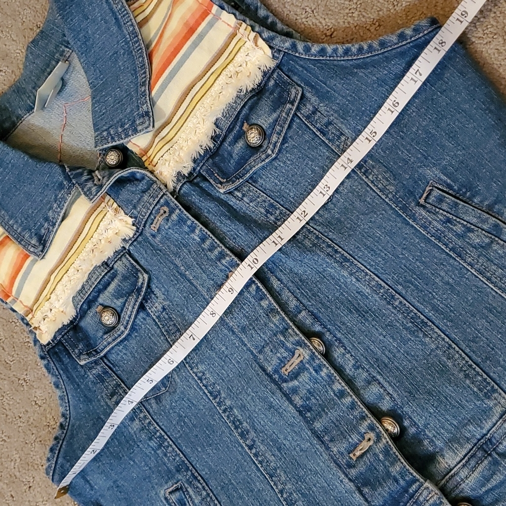 Custom patch denim vest - Picture 7 of 13